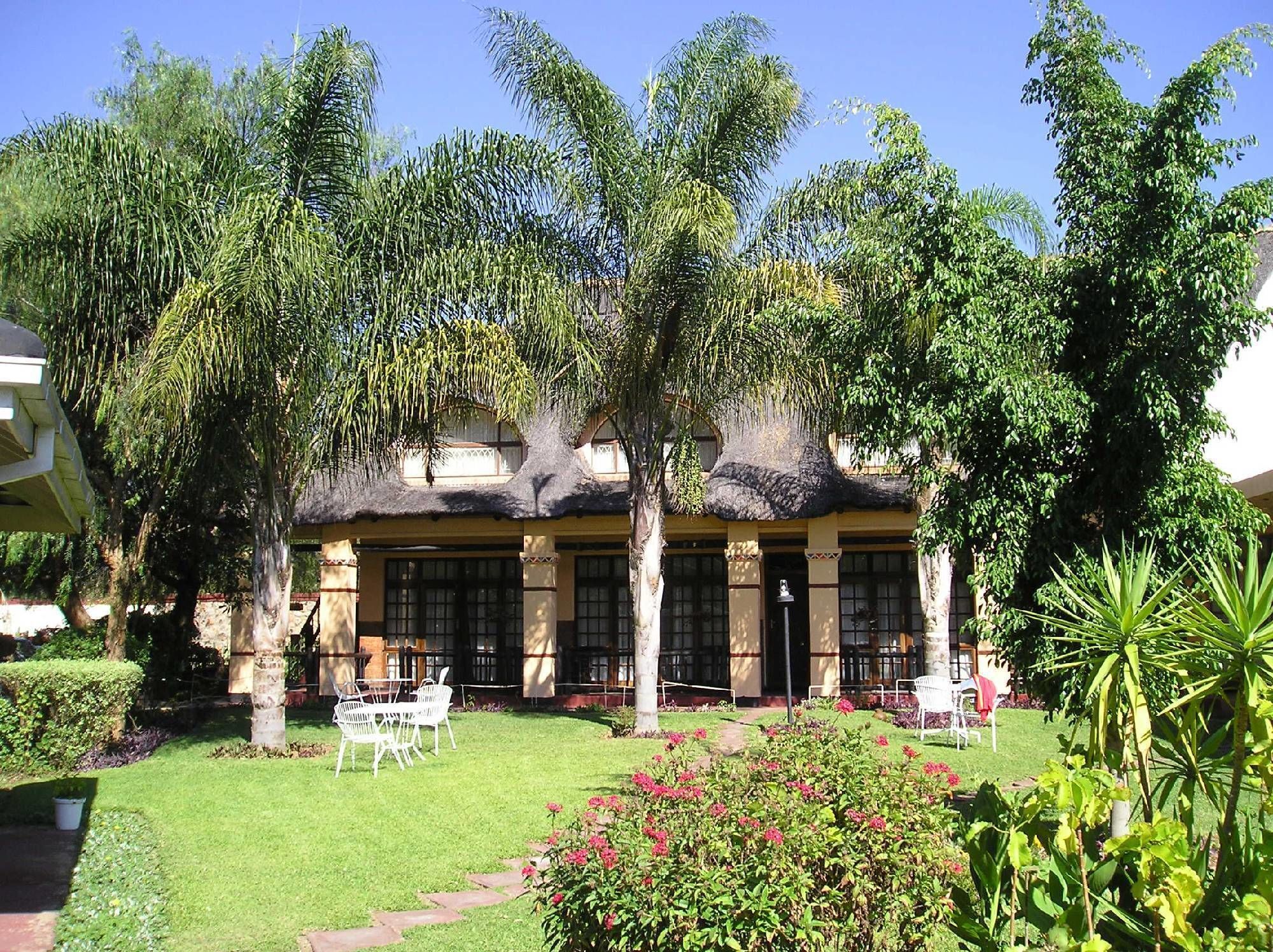 Lalani Hotel And Conference Centre Булавайо Экстерьер фото